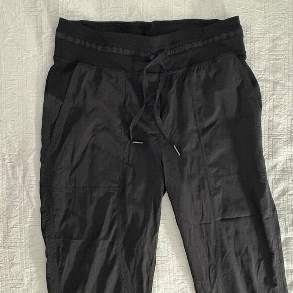 NWOT Lululemon Dance Studio Crop 25" Black Swift Lightweight Mid-Rise Pants 8 - Picture 3 of 10